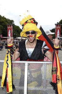 Fans beim UEFA-Fußball-Europameisterschaft 2016 Spiel Deutschland gegen Polen in Berlin