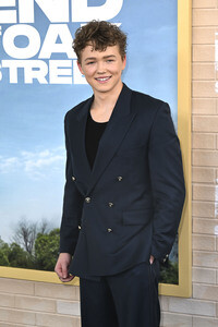 Filmpremiere 'The End of Oak Street' in Burbank