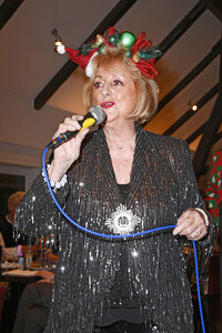 Weihnachts-Soirée mit Julian F. M. Stoeckel in Burg