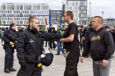 Demo gegen die Islamisierung und Amerikanisierung Europas in Berlin