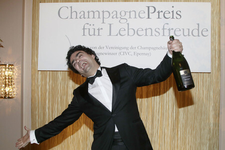 Champagne Preis für Lebensfreude in Hamburg