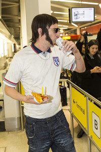 Sacha Baron Cohen bei seiner Ankunft in Berlin-Tegel