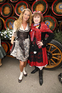 Regines Damenwiesn beim Oktoberfest 2025 in München