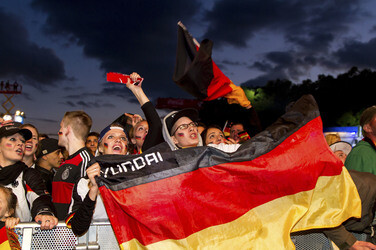 WM-Fanmeile beim Spiel Deutschland gegen Ghana, Berlin