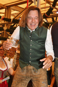 Wiesn Anstich im Schottenhamel Festzelt auf dem Oktoberfest 2025 in München