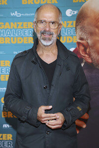 Filmpremiere 'Ganzer halber Bruder' in Hamburg