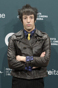 Photocall 'La Chitarra Nella Roccia - Lucio Corsi dal Vivo all'Abbazia di San Galgano', Internationales Filmfestival Rom 2025