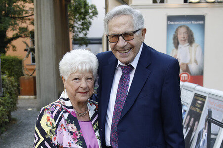 Überraschungsgala zum 90. Geburtstag von Dieter Hallervorden in Berlin