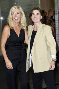 Vernissage 'Aus der Mitte' von Judith Milberg in Berlin