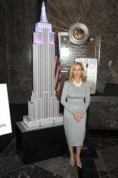 J.K. Rowling beleuchtet das Empire State Building, New York