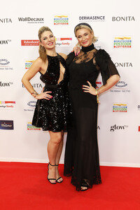 Goldene Bild der Frau 2025 in Hamburg