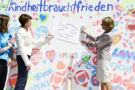 Übergabe des Ehrenamtes an die neue UNICEF-Schirmherrin in Berlin