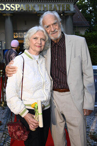 Theaterpremiere 'Der eingebildet Kranke' und 90. Geburtstag von Dieter Hallervorden in Berlin