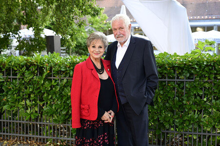 Theaterpremiere 'Der eingebildet Kranke' und 90. Geburtstag von Dieter Hallervorden in Berlin