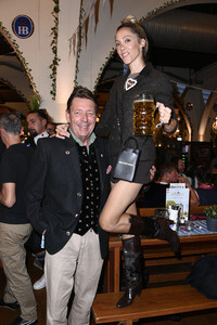 Wiesn Anstich 2026 im Hofbräu Berlin