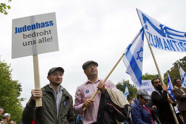 'Deutschland steht auf: Nie wieder Judenhass!' Demonstration, Berlin