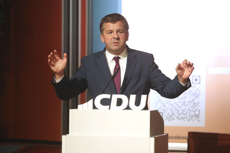 Sven Schulze und Markus Söder beim Landtagswahlkampf in Sachsen-Anhalt in Wernigerode