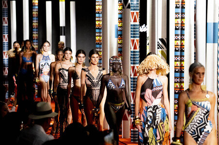 Dolores Cortés Fashion Show auf der Merceds-Benz Fashion Week M