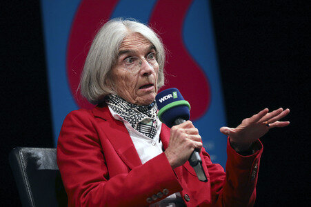 Donna Leon und Annett Renneberg beim lit.Cologne Spezial 2017 in Köln