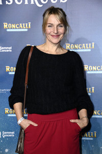 Premiere des 21. Original Roncalli Weihnachtscircus 2025 in Berlin