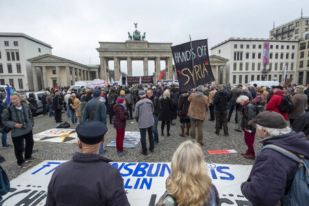 Kundgebung 'Aufstehen für eine neue soziale Demokratie' in Berlin