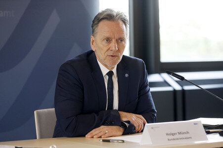 Pressekonferenz 'Bundeslagebilder Organisierte Kriminalität und Rauschgift' in Wiesbaden