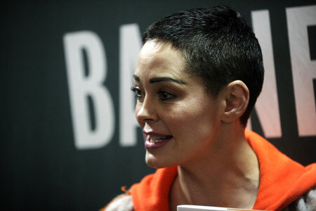 Buchsignierstunde mit Rose McGowan Book in New York