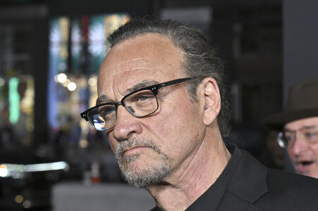 Closing Ceremony und Filmpremiere 'Song Sung Blue', AFI Fest 2025 in Los Angeles