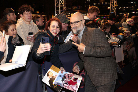 Filmpremiere 'Song Sung Blue' in Berlin