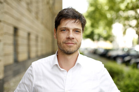 Stephen Dürr vor dem Arbeitsgericht in Köln