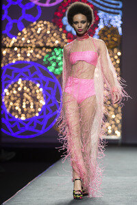 Juana Martin Fashion Show auf der Mercedes-Benz Fashion Week Madrid Autumn/Winter 2018