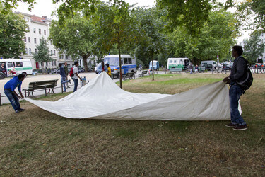 Flüchtlinge protestieren am Kreuzberger Oranienplatz, Berlin