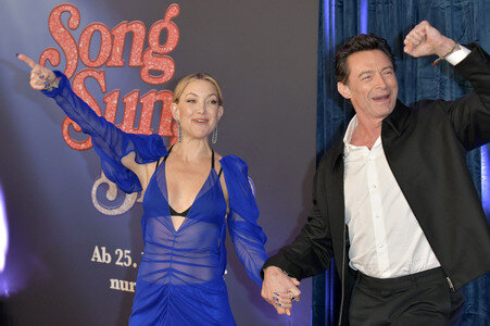 Filmpremiere 'Song Sung Blue' in Berlin
