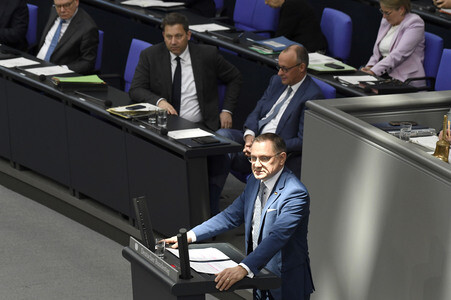 64. Sitzung des Deutschen Bundestages in Berlin