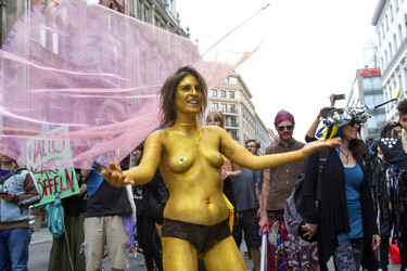 Demoparade gegen Fashion Terror und für Faire Mode und Trashion, Berlin
