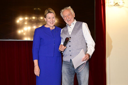 Theaterpremiere 'Der eingebildet Kranke' und 90. Geburtstag von Dieter Hallervorden in Berlin