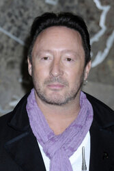 Jullian Lennon und die Lupus Foundation schalten lila Licht am Empire State Building an, New York