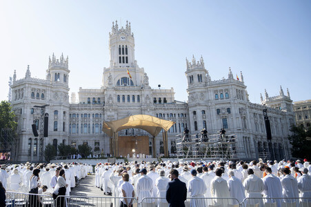 Papst Leo XIV. hält die Corpus Christi Messe in Madrid