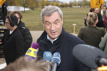 Spatenstich zum Baubeginn der Munich Arena in München