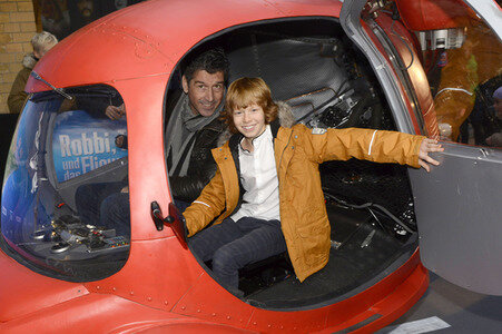 Filmpremiere 'Robbi, Tobbi und das Fliewatüüt' in Berlin