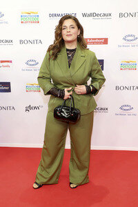 Goldene Bild der Frau 2025 in Hamburg