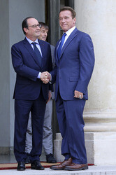 Francois Hollande empfängt Arnold Schwarzenegger im Élysée-Palast, Paris