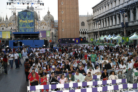 Filmpremiere 'Große Haie - Kleine Fische', Internationale Filmfestspiele von Venedig 2004