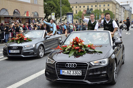 Trachten- und Schützenzug 2015 in München