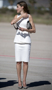 Königin Letizia und König Felipe beim Abflug am Flughafen Madrid-Barajas