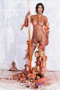 Kunstperformance Babydoll Fashion by Micaela Schäfer in Berlin