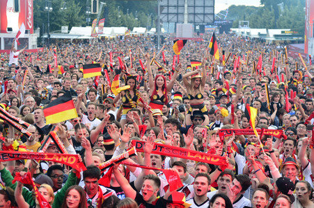 Fans beim UEFA-Fußball-Europameisterschaft 2016 Spiel Deutschland gegen Polen in Berlin