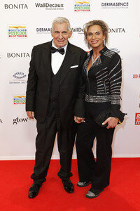 Goldene Bild der Frau 2025 in Hamburg