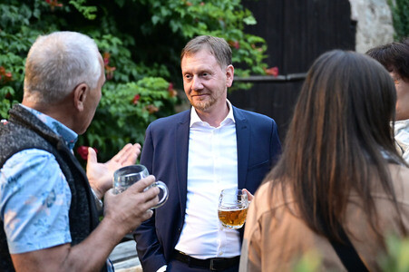 Veranstaltung der CDU 'Kretschmer grillt' in Arnsdorf