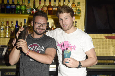 Pinktober Aktion im Hard Rock Cafe Berlin
